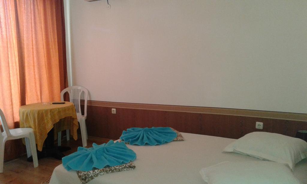 Zora Guest House Primorsko Phòng bức ảnh