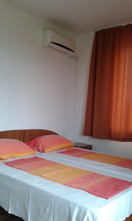 Zora Guest House Primorsko Phòng bức ảnh