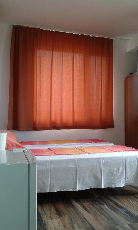 Zora Guest House Primorsko Phòng bức ảnh