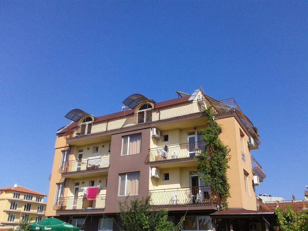 Zora Guest House Primorsko Ngoại thất bức ảnh