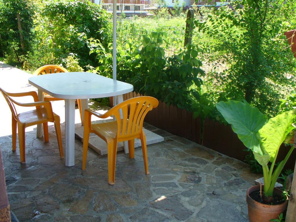 Zora Guest House Primorsko Ngoại thất bức ảnh