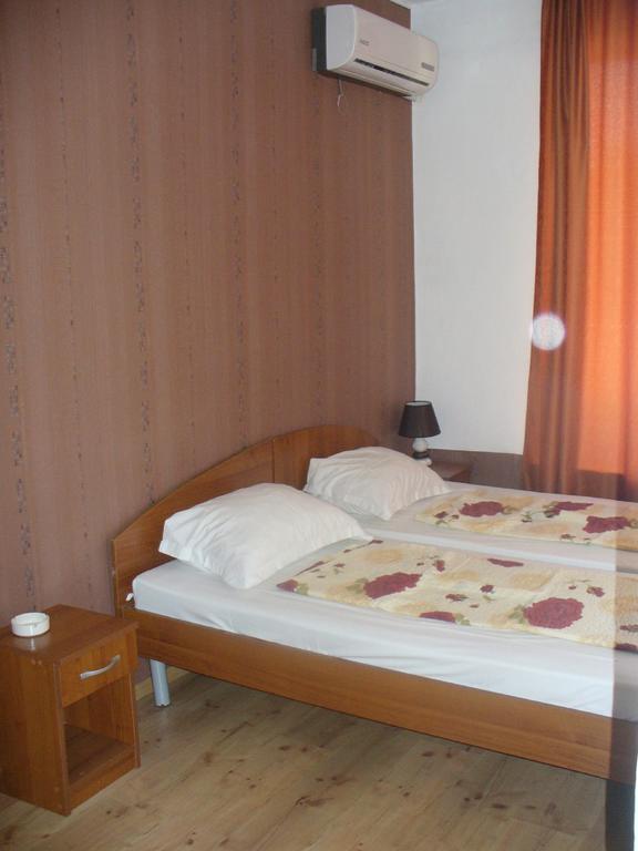 Zora Guest House Primorsko Ngoại thất bức ảnh